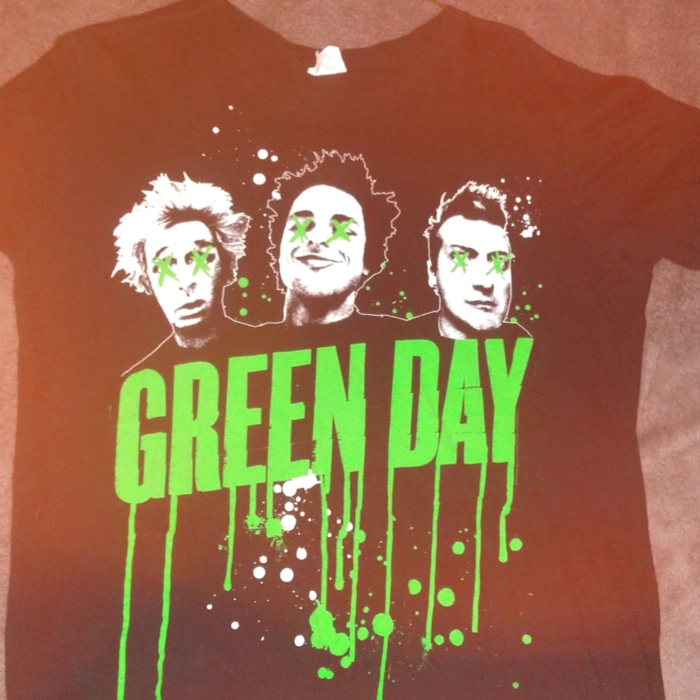 Green Day band T-shirt